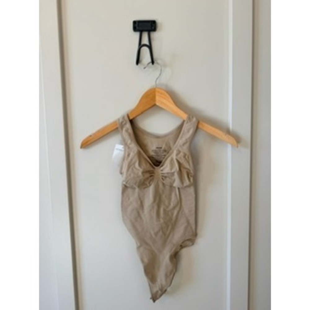 SKIMS Sculpting Bodysuit thong Sand Shapewear Womens Size L/G New